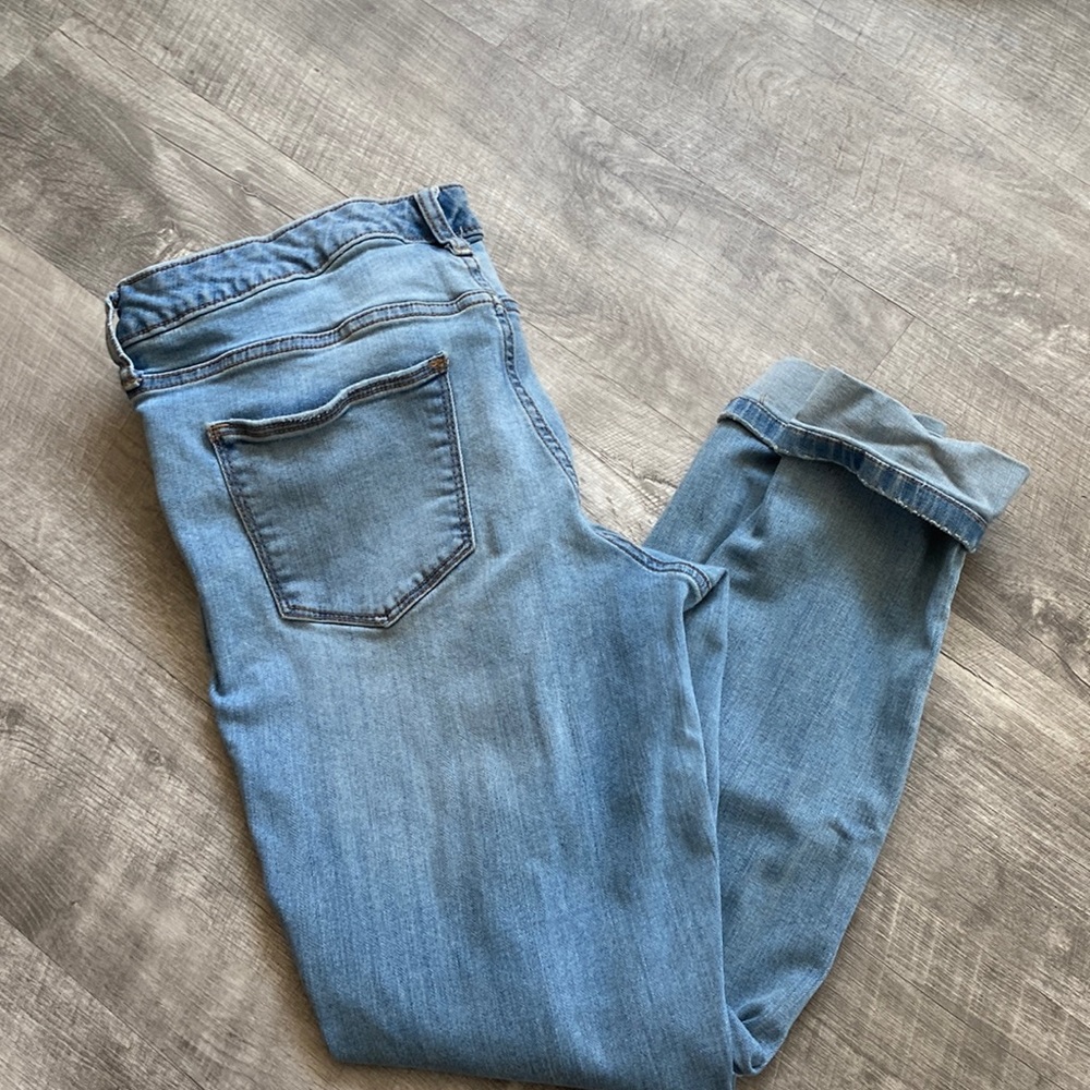 Women’s universal thread jeans